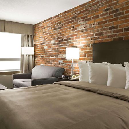Super 8 by Wyndham Timmins ON Hotel Bagian luar foto